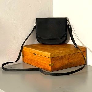 Thirty-one black cross body/fanny pack